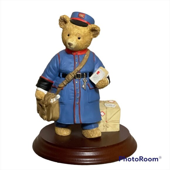 Dept 56 Upstairs Downstairs Bears Mr. Bodicoat Morning Delivery #2021-4 - Picture 2 of 4